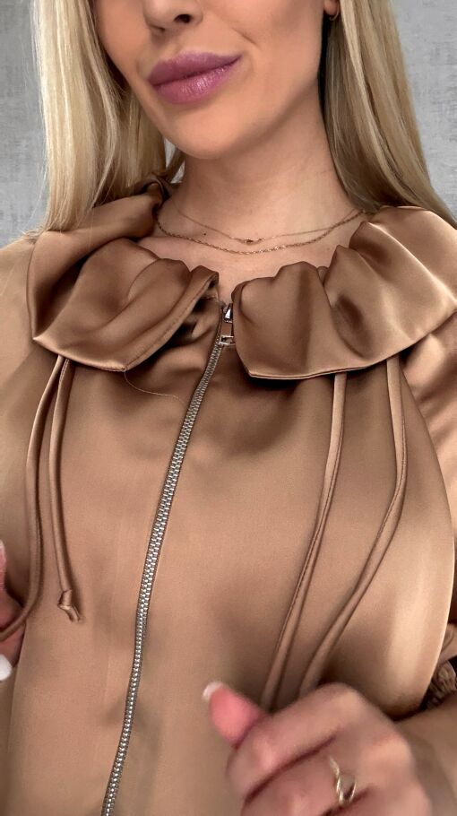 Satynowa elegancka bomberka na zamek BEŻOWA - R462