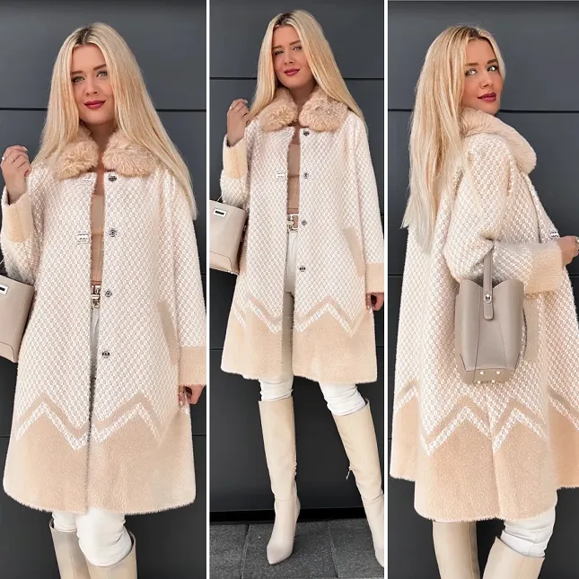 Elegancki beżowy płaszcz wełniany ALPAKA z odpinanym futerkiem ONE SIZE - R040