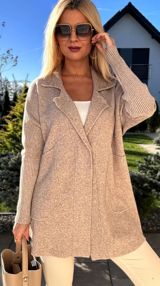 Kardigan w marynarkowym stylu i beżowym kolorze - N823