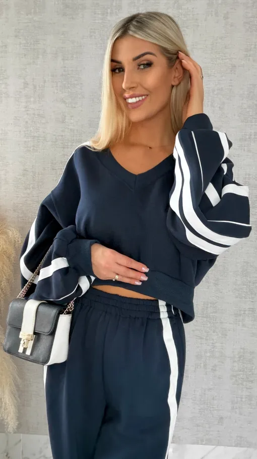 Bawełniany DRES w granatowym kolorze z białymi wstawkami - R474