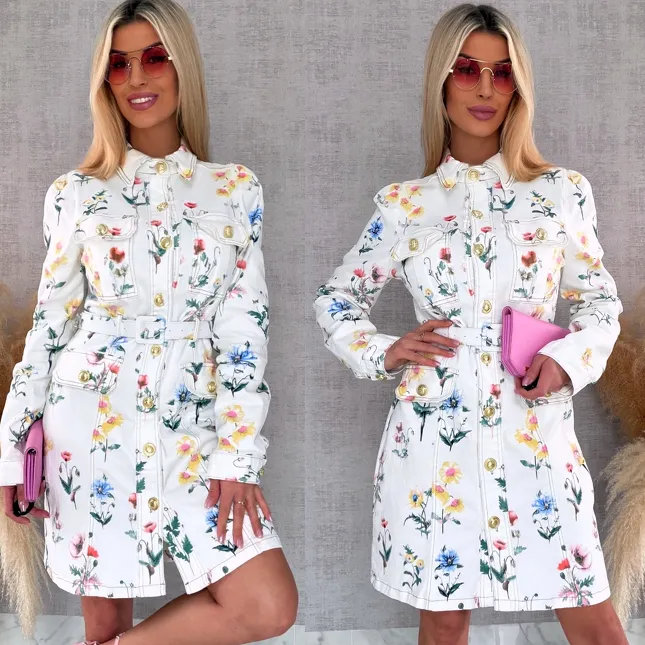 Elastyczna jeansowa sukienka w kwiaty WHITE JEANS - R743