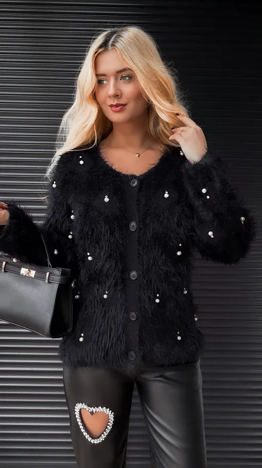 Czarny włochaty sweter na guziki FLUFFY one size - R339A