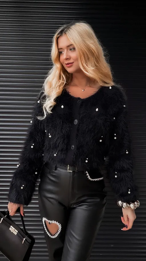 Czarny włochaty sweter na guziki FLUFFY one size - R339A
