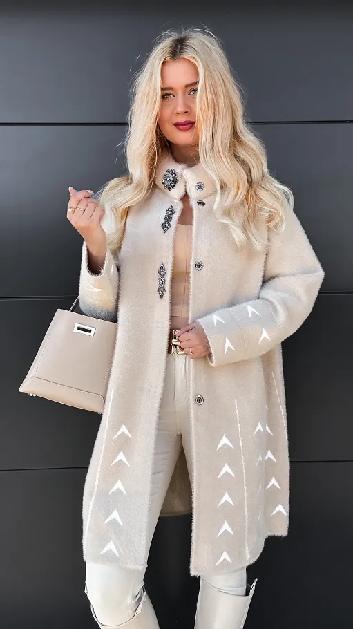 Beżowy płaszcz ALPAKA z delikatnym wzorem ONE SIZE - R049B