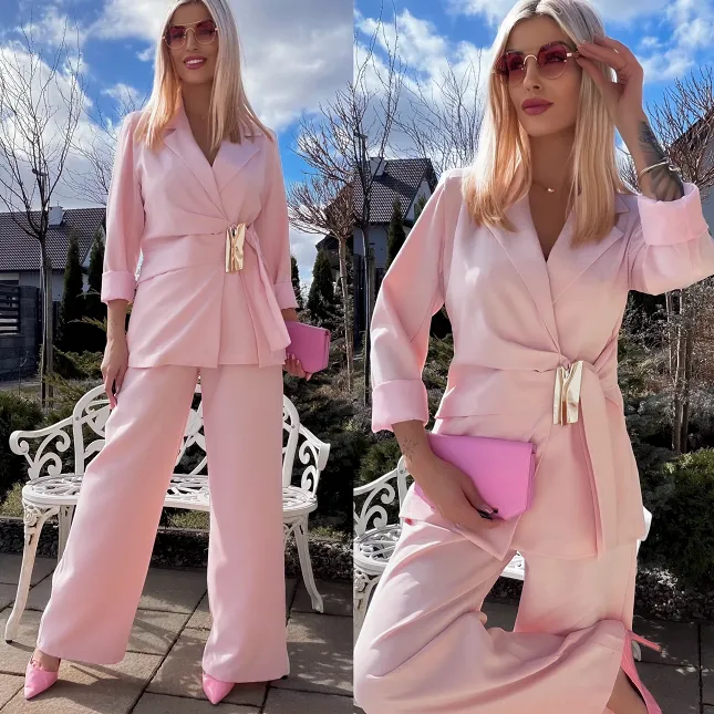 Świetny różowy komplet na wiosnę marynarka + spodnie ONE SIZE - R804A