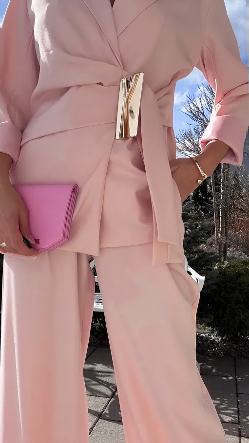 Świetny różowy komplet na wiosnę marynarka + spodnie ONE SIZE - R804A