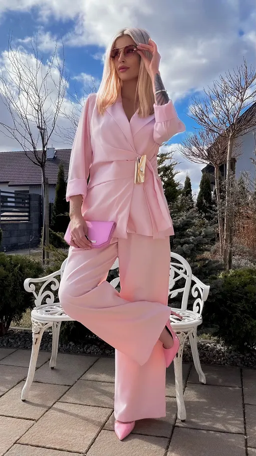 Świetny różowy komplet na wiosnę marynarka + spodnie ONE SIZE - R804A