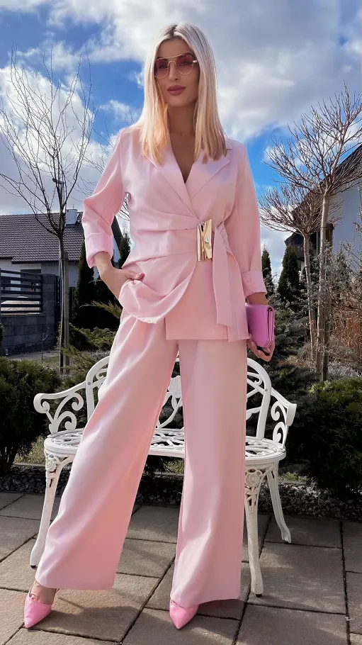 Świetny różowy komplet na wiosnę marynarka + spodnie ONE SIZE - R804A