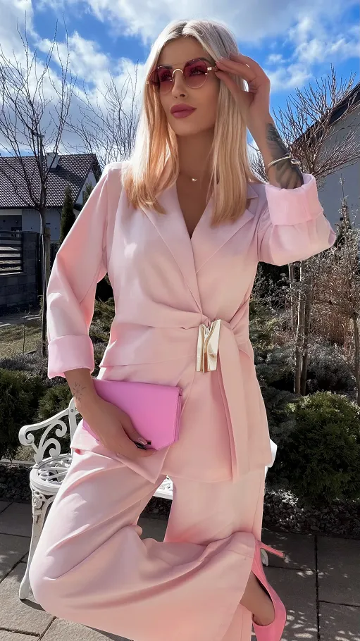 Świetny różowy komplet na wiosnę marynarka + spodnie ONE SIZE - R804A