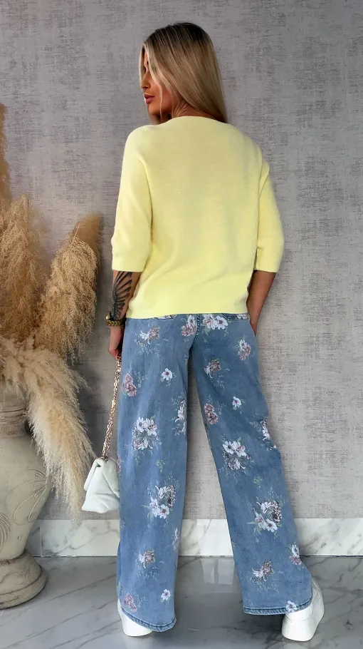 Lekki klasyczny sweter na wiosnę w serek KANARKOWY - R663C