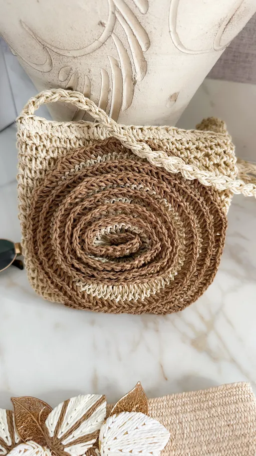 Lekka pleciona torebka z dużą RÓŻĄ beżowa - P654