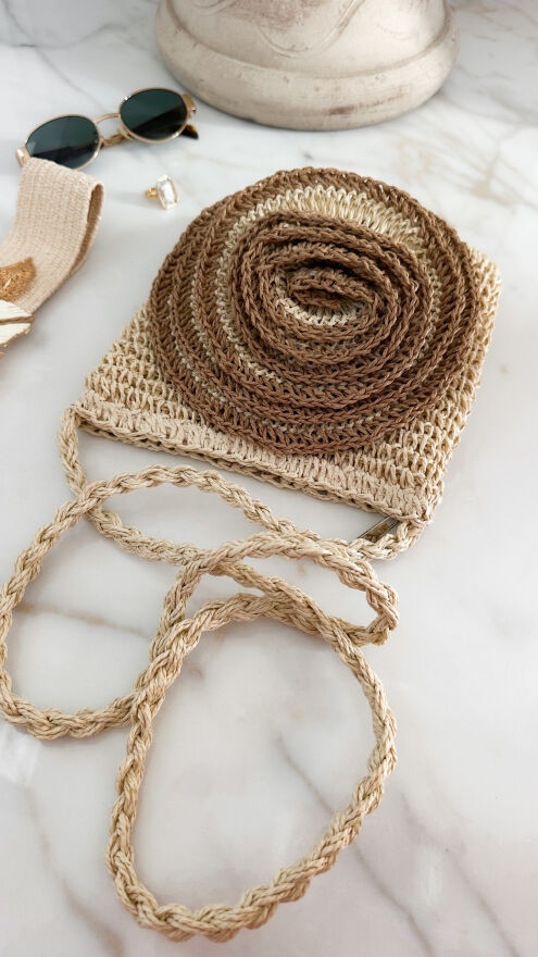 Lekka pleciona torebka z dużą RÓŻĄ beżowa - P654