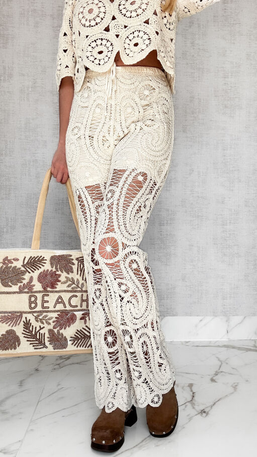 Szydełkowe bawełniane spodnie w kolorze ECRU one size - P684