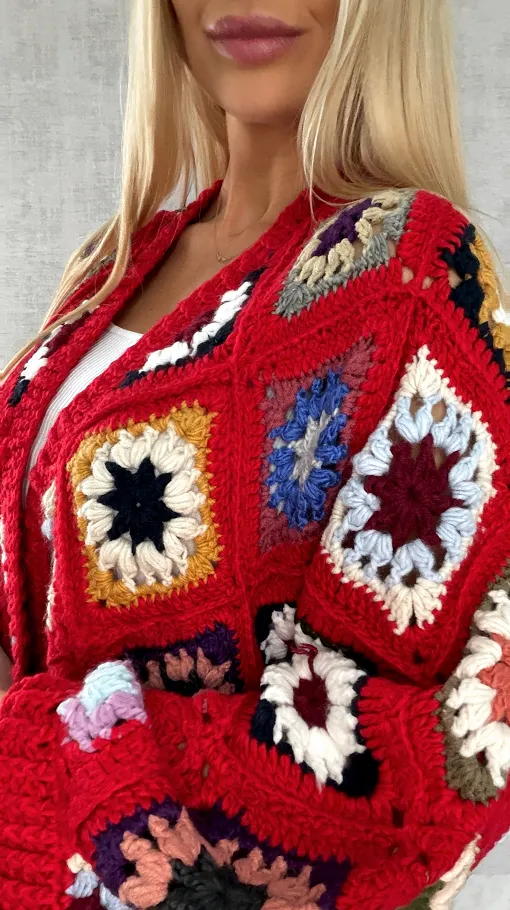 Ekskluzywna szydełkowa narzutka na wiosną ONE SIZE red - R477