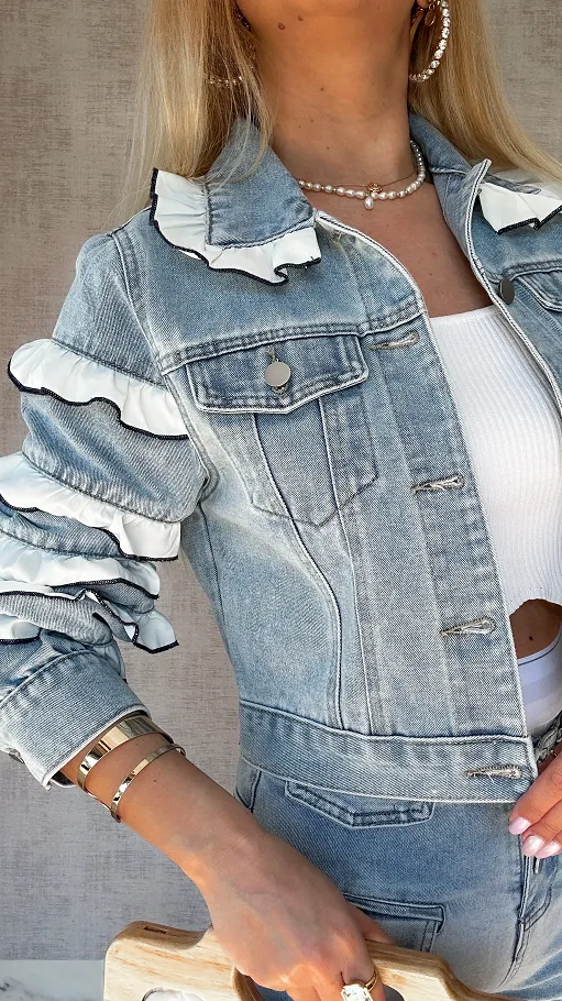 Jeansowa katana zdobiona białymi falbankami JASNY JEANS - P589A