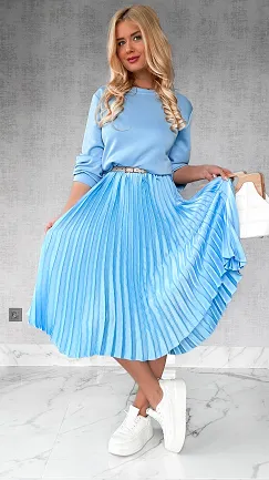 MAXI sukienka BLUE z plisowanym dołem w sportowym stylu - P234B