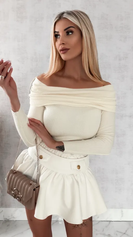 Lekki dzianinowy sweter z dekoltem łódka ONE SIZE ecru - R469