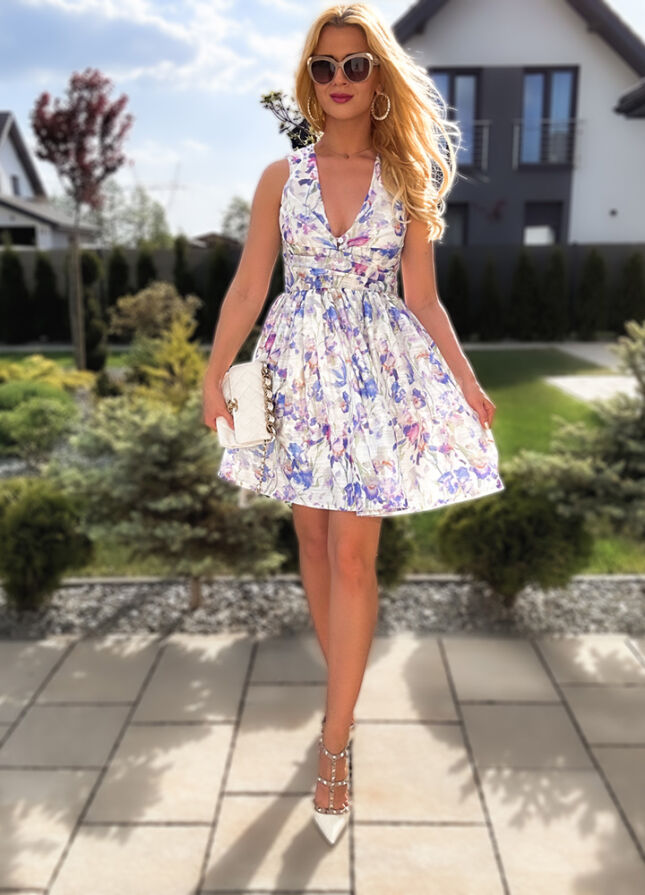 Idealna weselna sukienka o eleganckim kroju - L999