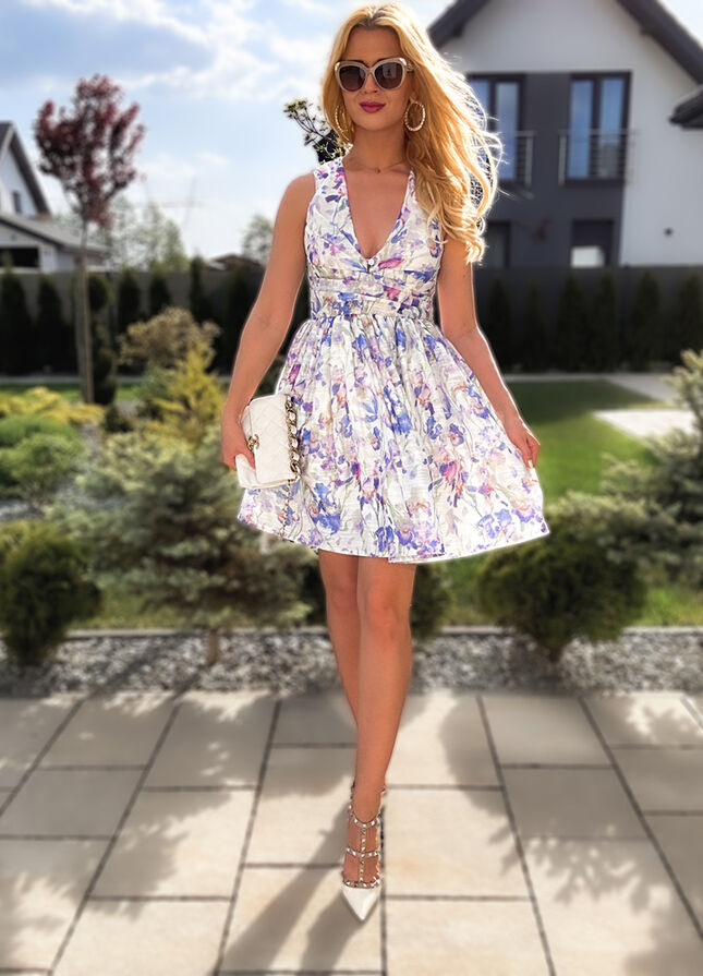 Idealna weselna sukienka o eleganckim kroju - L999