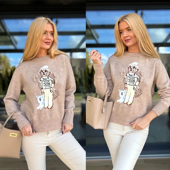 Klasyczny sweter z misiem w kolorze beżowym - R150