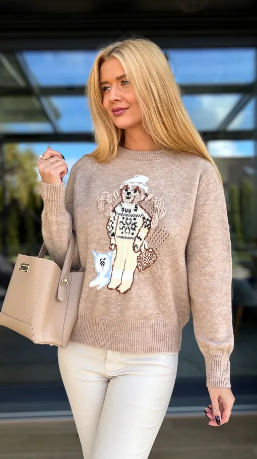 Klasyczny sweter z misiem w kolorze beżowym - R150