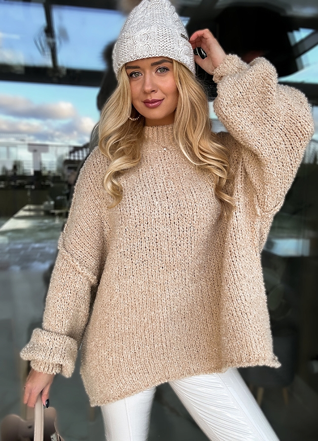 Beżowy sweter z wełną OVERSIZE z golfem - M501