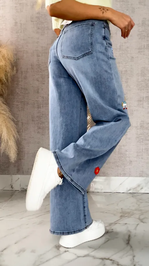 Ekskluzywne spodnie jeansowe BLUE JEANS z naszywkami - R634
