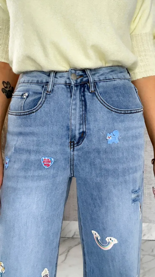 Ekskluzywne spodnie jeansowe BLUE JEANS z naszywkami - R634