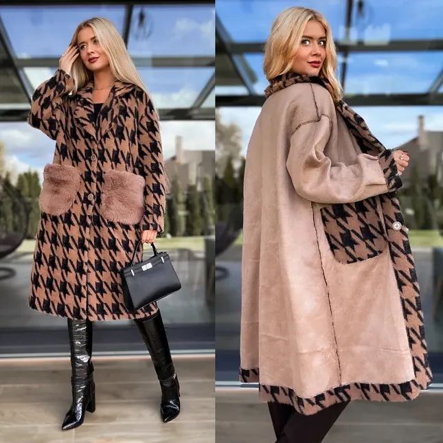 Dwustronny płaszcz w pepitkę z futerkowymi kieszeniami ONE SIZE - R200