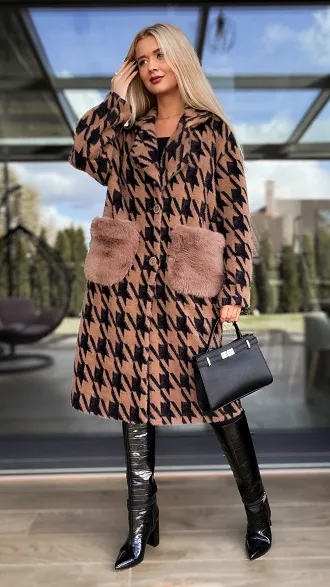 Dwustronny płaszcz w pepitkę z futerkowymi kieszeniami ONE SIZE - R200