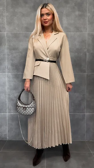 Beżowa długa MAXI sukienka z plisowanym dołem ONE SIZE - R281