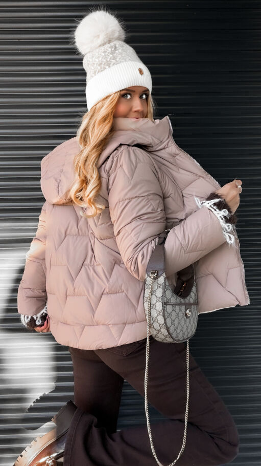 Lekka pikowana kurtka na zimę z kapturem BEŻOWA - R220A