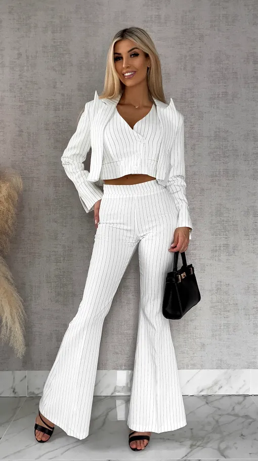 Elegancki biały komplet w paski 3w1 żakiet + kamizelka + spodnie - R490A