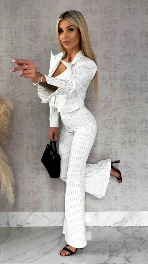 Elegancki biały komplet w paski 3w1 żakiet + kamizelka + spodnie - R490A