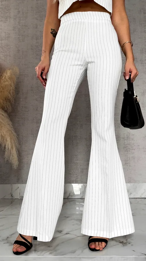 Elegancki biały komplet w paski 3w1 żakiet + kamizelka + spodnie - R490A