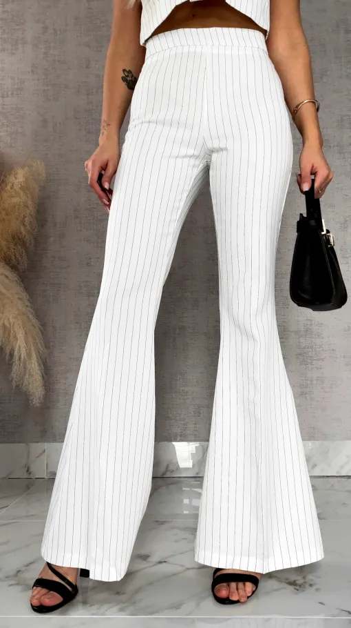 Elegancki biały komplet w paski 3w1 żakiet + kamizelka + spodnie - R490A