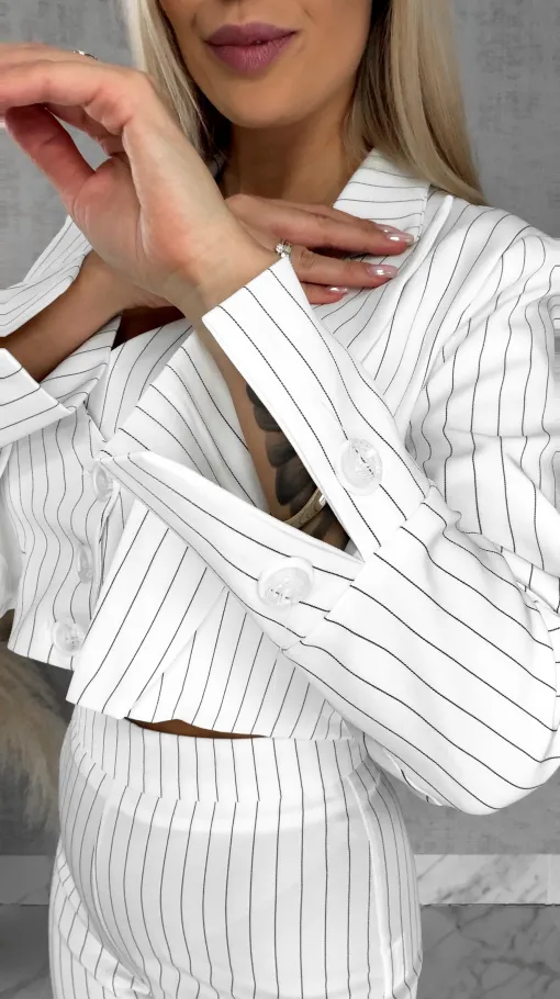 Elegancki biały komplet w paski 3w1 żakiet + kamizelka + spodnie - R490A