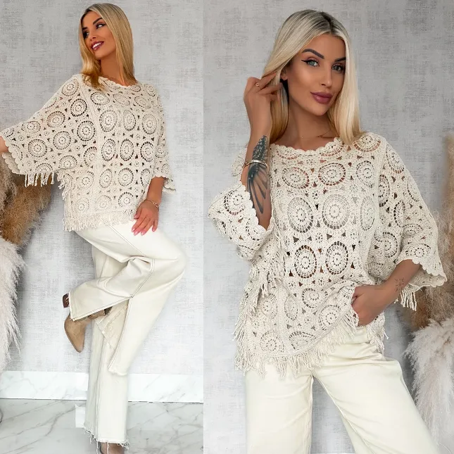 Szydełkowy sweter nietoperz w ażurowym stylu ONE SIZE ecru - R916