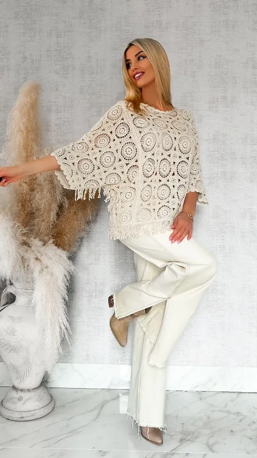 Szydełkowy sweter nietoperz w ażurowym stylu ONE SIZE ecru - R916