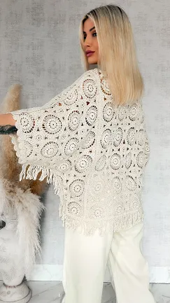 Szydełkowy sweter nietoperz w ażurowym stylu ONE SIZE ecru - R916