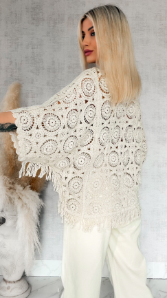 Szydełkowy sweter nietoperz w ażurowym stylu ONE SIZE ecru - R916
