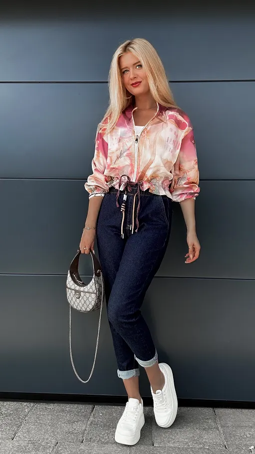 Elastyczne spodnie jeansowe MOM FIT z gumą w pasie BLUE JEANS - R001