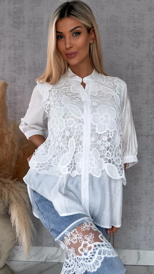 Elegancka biała bluzka koszulowa z gipiurą ONE SIZE - R677