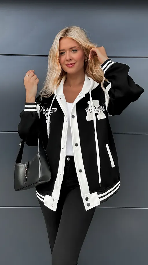 Czarna bluza OVERSIZE z kapturem zapinana na butony - P978A