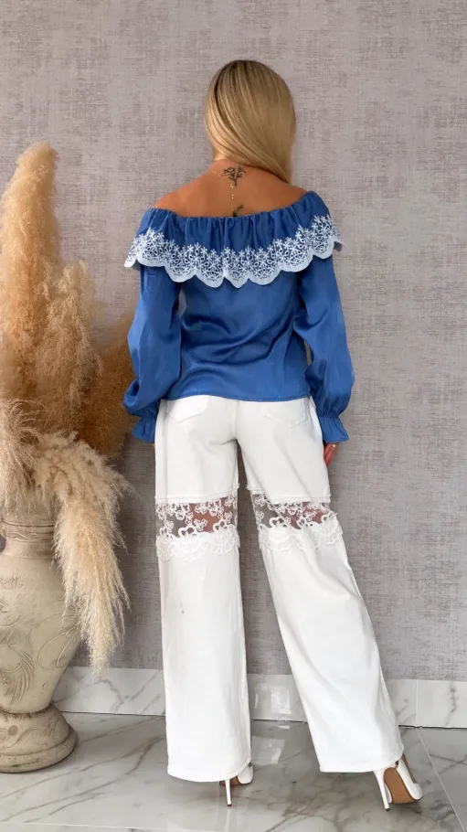 Bluzka hiszpanka z haftowanym dekoltem w niebieskim kolorze - R727