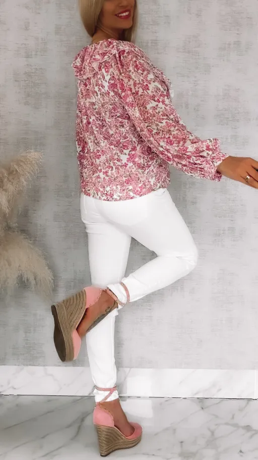 Cudowna bluzka w różowe kwiaty z modnym dekoltem ONE SIZE - R833