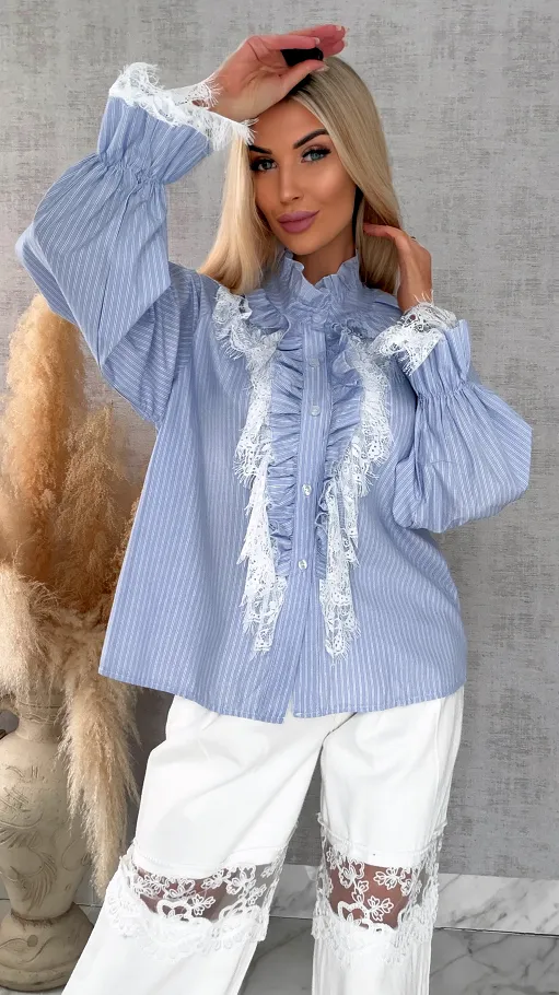 Ekstra modna koszula w niebieskie paski z białą koronką ONE SIZE - R589