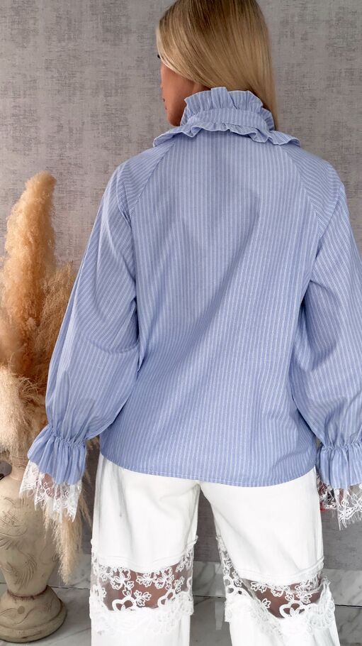 Ekstra modna koszula w niebieskie paski z białą koronką ONE SIZE - R589