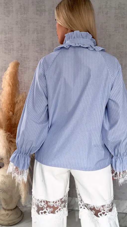 Ekstra modna koszula w niebieskie paski z białą koronką ONE SIZE - R589