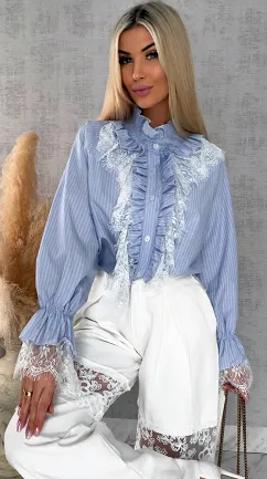 Ekstra modna koszula w niebieskie paski z białą koronką ONE SIZE - R589